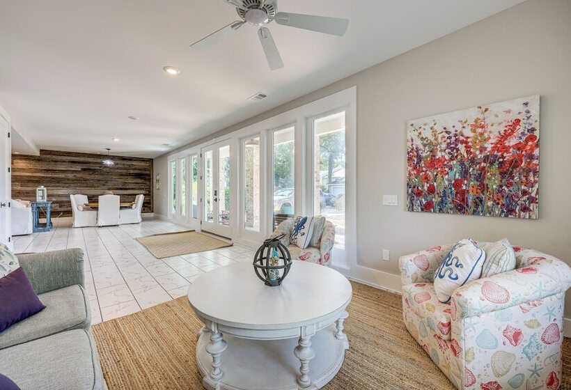 Peaceful St Simons Island Home: 1 Mi To Pier!