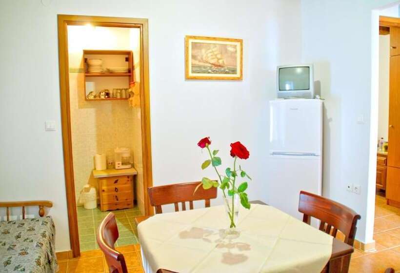 Пансион Xirafis Apartments