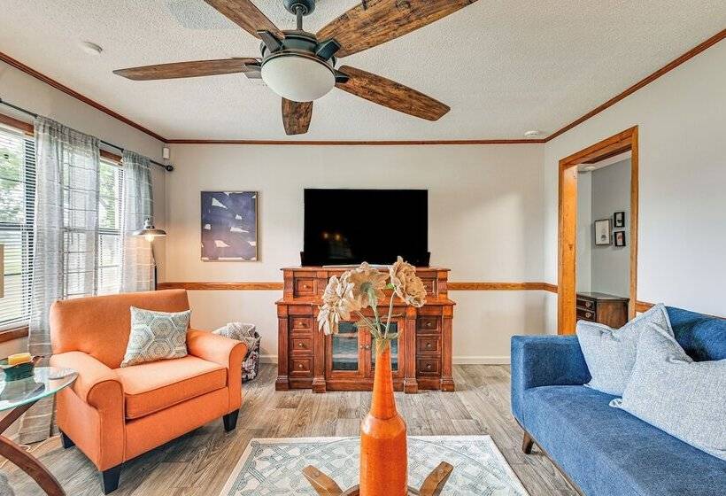 Pet Friendly Ecru Home: Patio & Yard, Near Hiking