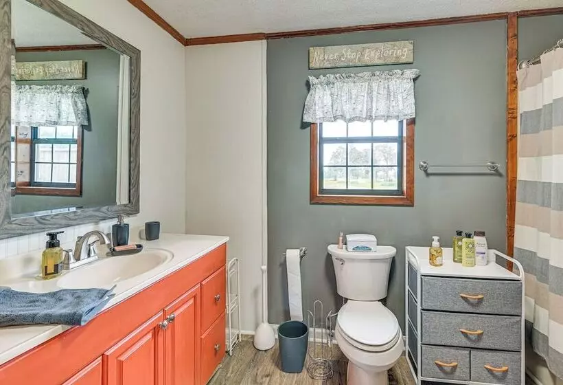 Pet Friendly Ecru Home: Patio & Yard, Near Hiking