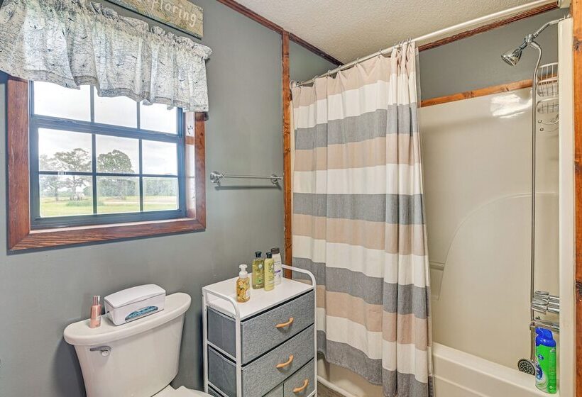 Pet Friendly Ecru Home: Patio & Yard, Near Hiking