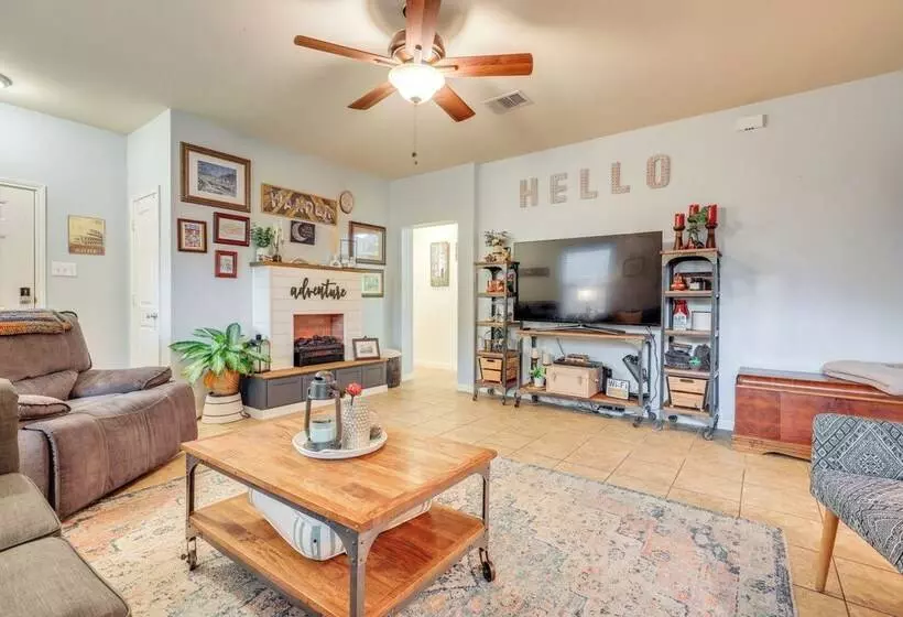 Pet Friendly San Marcos Home ~ 3 Mi To Downtown!