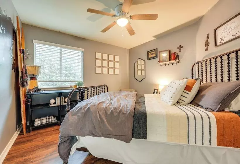Pet Friendly San Marcos Home ~ 3 Mi To Downtown!