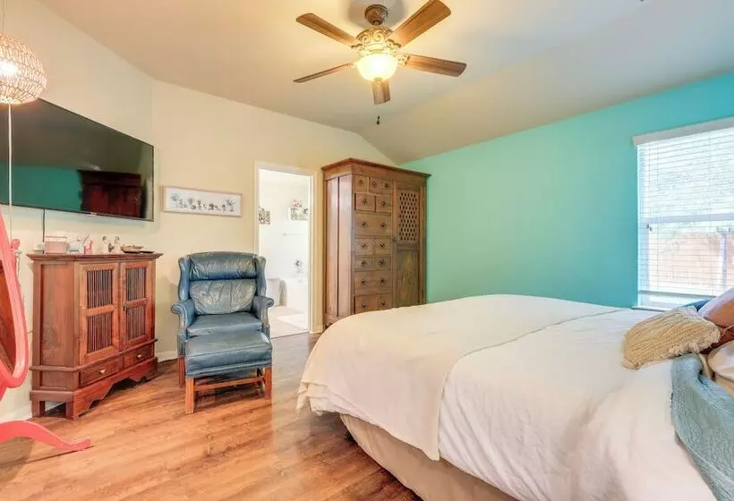 Pet Friendly San Marcos Home ~ 3 Mi To Downtown!