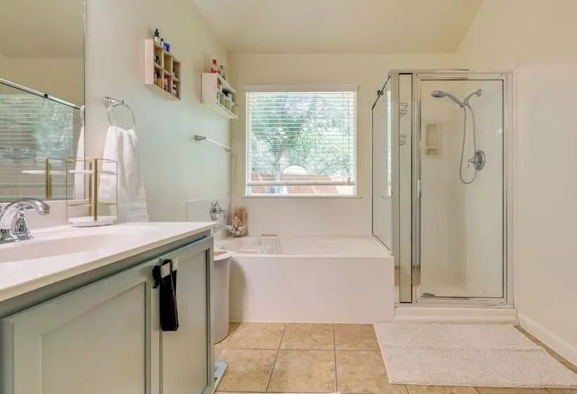 Pet Friendly San Marcos Home ~ 3 Mi To Downtown!