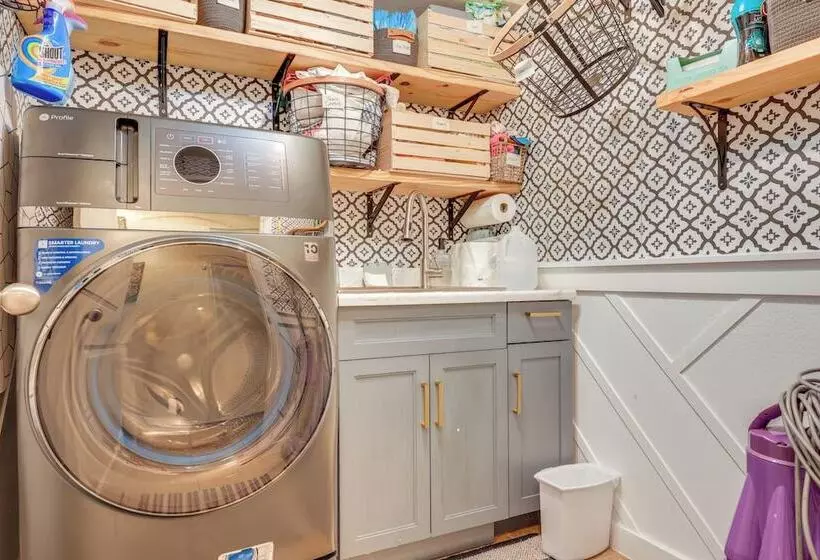 Pet Friendly San Marcos Home ~ 3 Mi To Downtown!