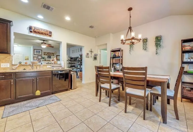 Pet Friendly San Marcos Home ~ 3 Mi To Downtown!