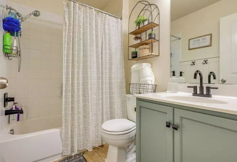 Pet Friendly San Marcos Home ~ 3 Mi To Downtown!