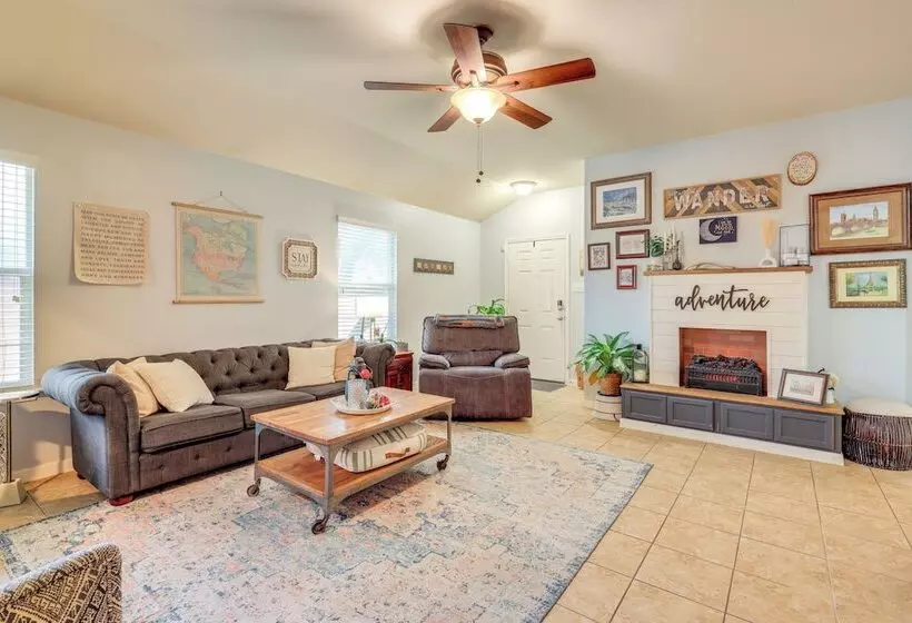 Pet Friendly San Marcos Home ~ 3 Mi To Downtown!
