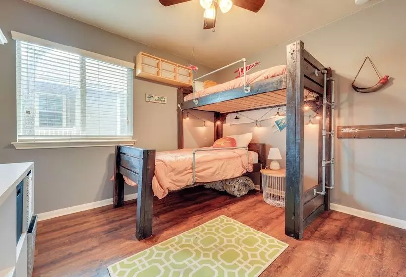 Pet Friendly San Marcos Home ~ 3 Mi To Downtown!
