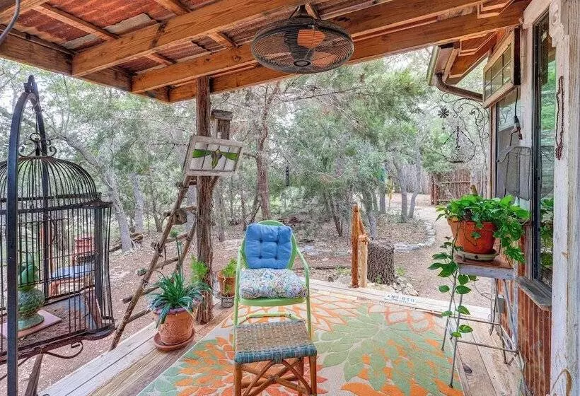 Pet Friendly Wimberley Cabin W/ Fire Pit & Hot Tub