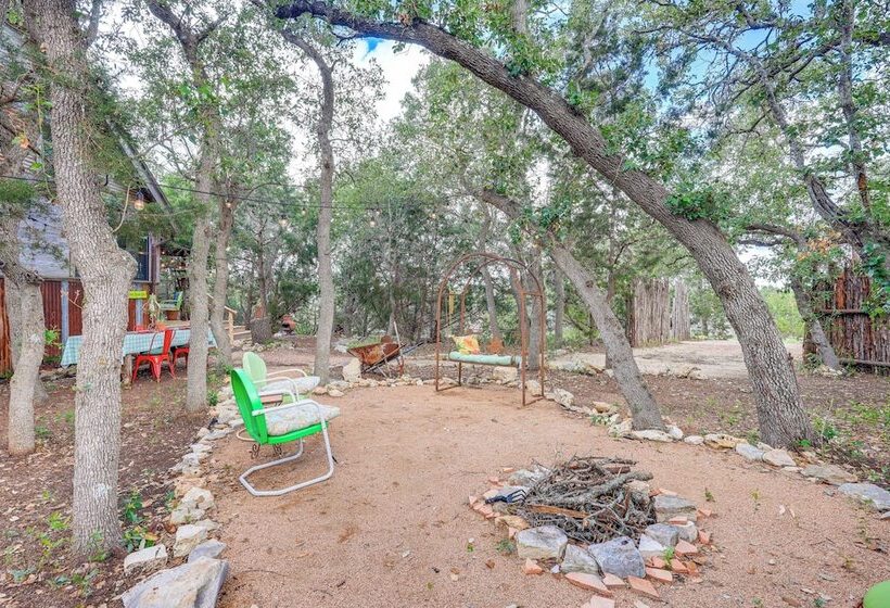 Pet Friendly Wimberley Cabin W/ Fire Pit & Hot Tub