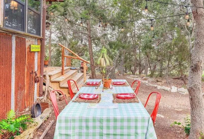 Pet Friendly Wimberley Cabin W/ Fire Pit & Hot Tub