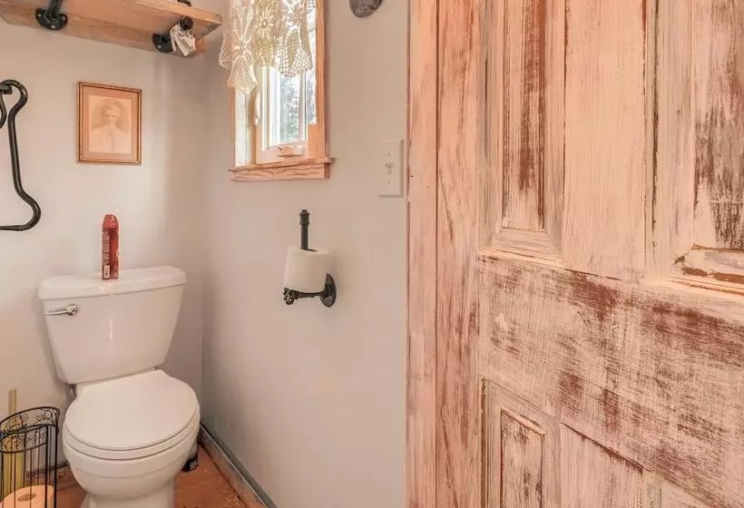 Pet Friendly Wimberley Cabin W/ Fire Pit & Hot Tub