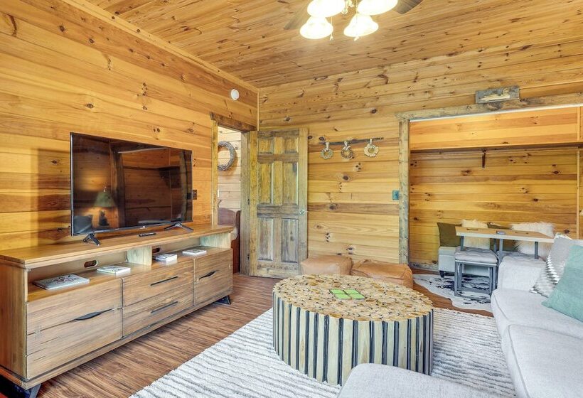 Private Hot Tub: Riverfront Cabin In Murphy