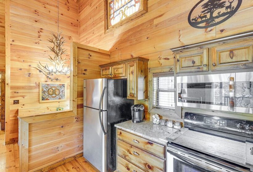 Private Hot Tub: Riverfront Cabin In Murphy