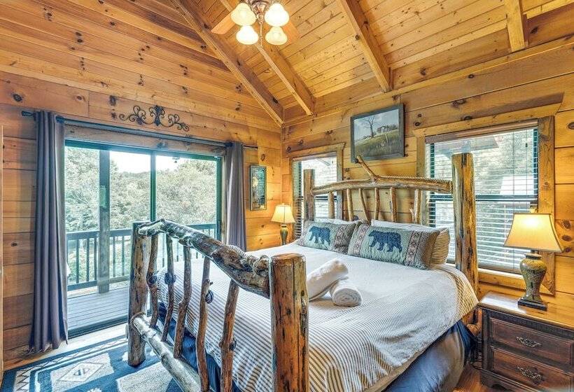 Private Hot Tub: Riverfront Cabin In Murphy