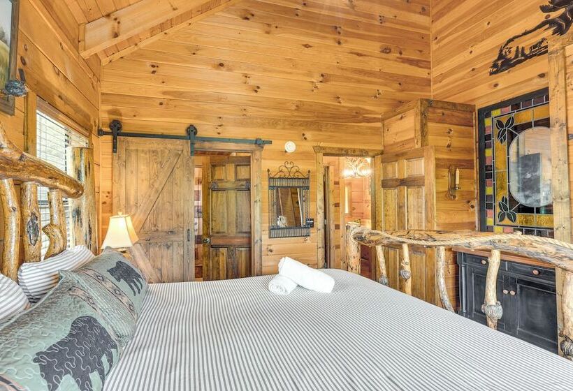 Private Hot Tub: Riverfront Cabin In Murphy