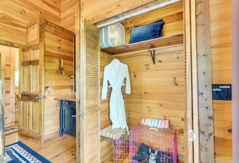 Private Hot Tub: Riverfront Cabin In Murphy