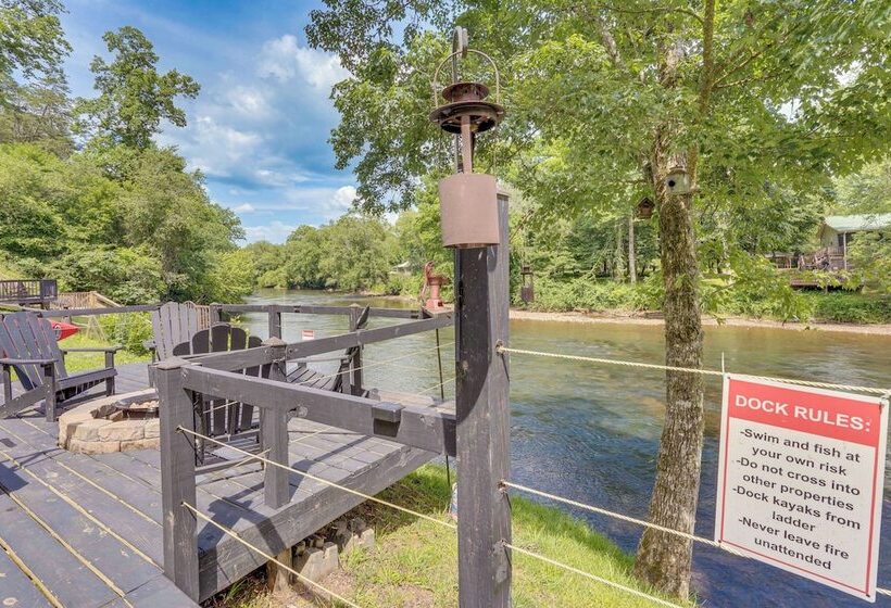 Private Hot Tub: Riverfront Cabin In Murphy