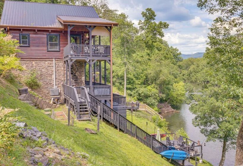 Private Hot Tub: Riverfront Cabin In Murphy