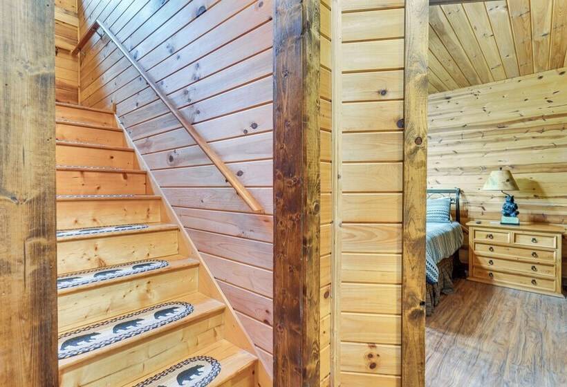 Private Hot Tub: Riverfront Cabin In Murphy