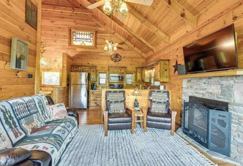 Private Hot Tub: Riverfront Cabin In Murphy