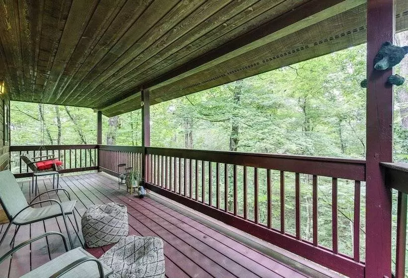 Secluded Cabin W/ Hot Tub   9 Mi To Dollywood!