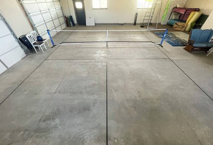 Walk To Natl Forest   Southern Idaho Farmhouse!