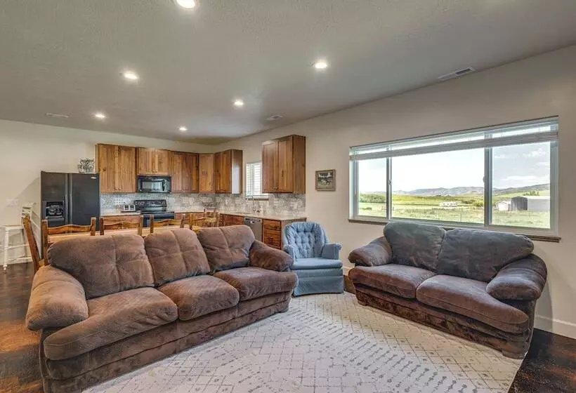 Walk To Natl Forest   Southern Idaho Farmhouse!