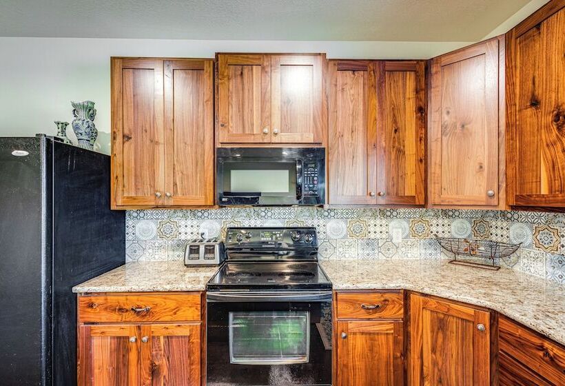 Walk To Natl Forest   Southern Idaho Farmhouse!