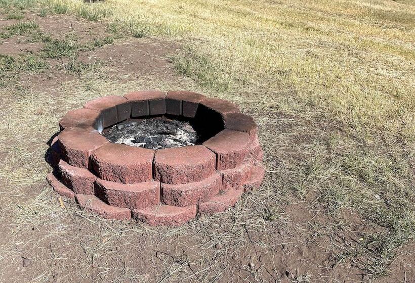 Walk To Natl Forest   Southern Idaho Farmhouse!