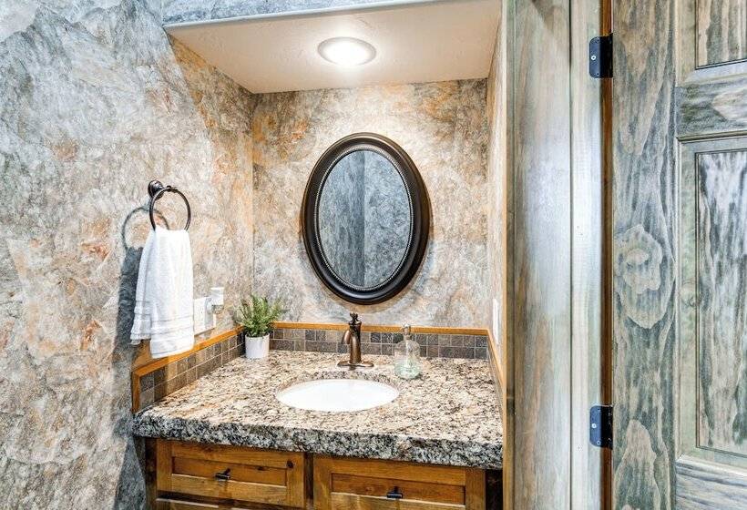 Spacious Afton Home: Patio, Grill & Mountain Views