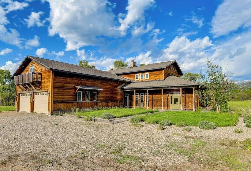 Spacious Afton Home: Patio, Grill & Mountain Views