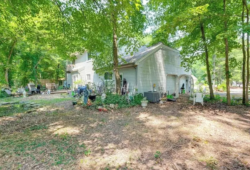 Spacious Old Bridge Home ~ 10 Mi To Jersey Shore!