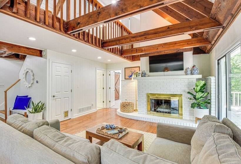 Waterfront Gainesville Home W/ Private Boat Dock!