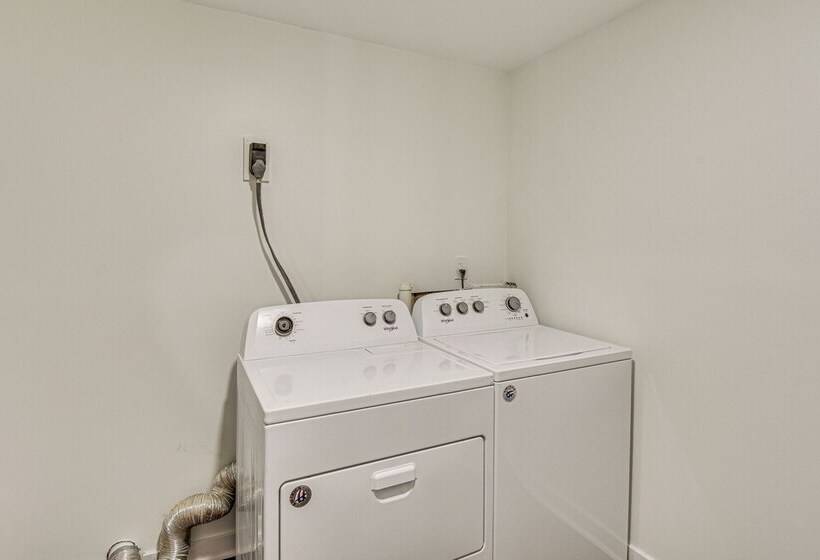 Waterfront Gainesville Home W/ Private Boat Dock!