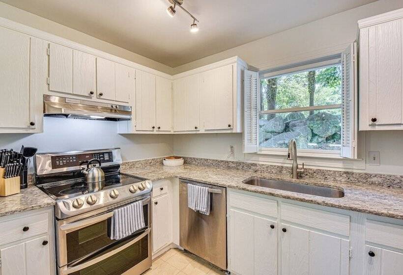 Waterfront Gainesville Home W/ Private Boat Dock!