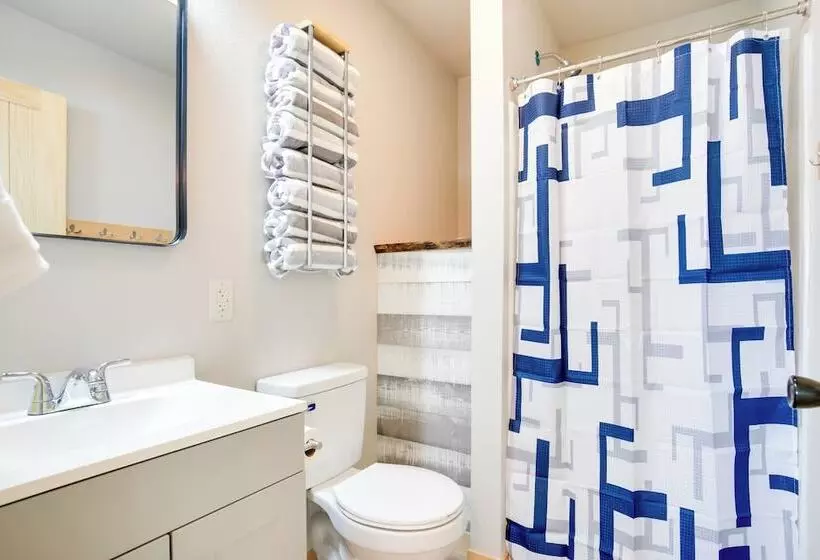 Waterfront Wisconsin Cabin: Private Dock, Grill