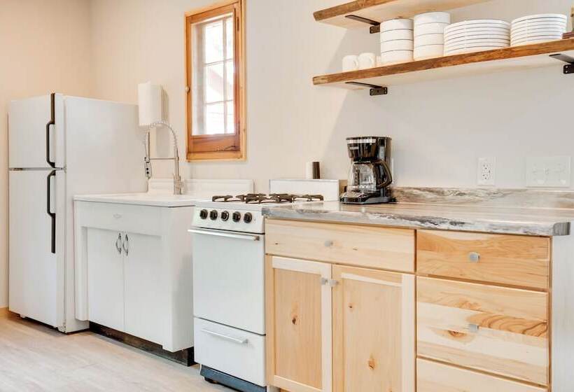 Waterfront Wisconsin Cabin: Private Dock, Grill