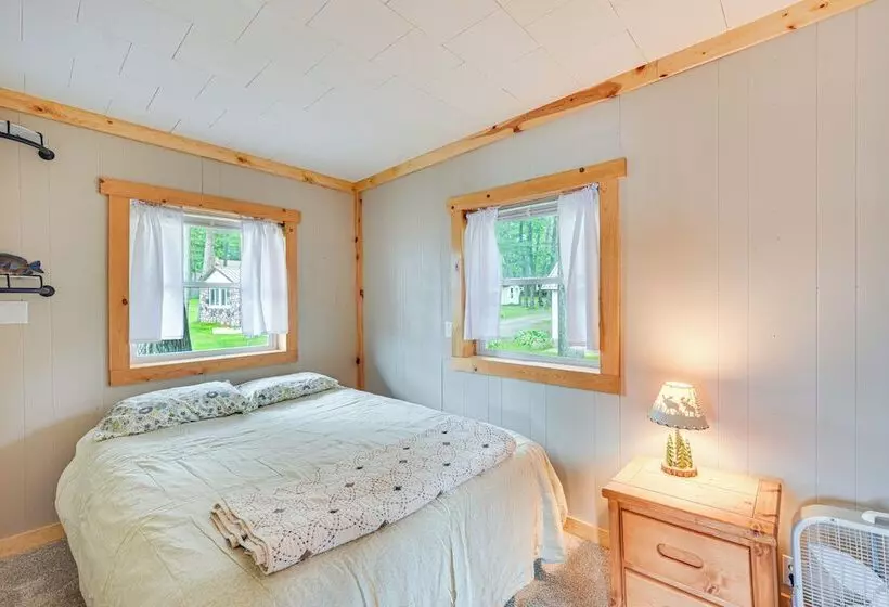 Wisconsin Lakeside Cottage W/ Deck, Views