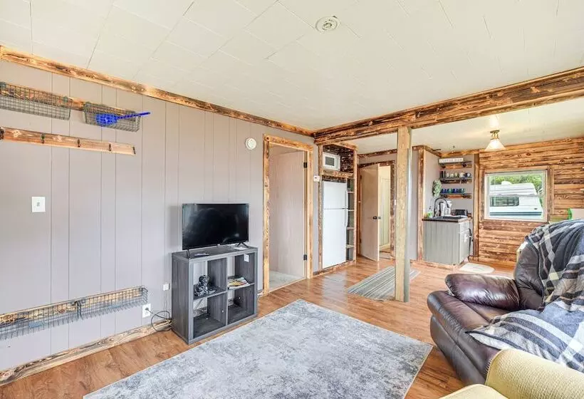 Wisconsin Lakeside Cottage W/ Deck, Views