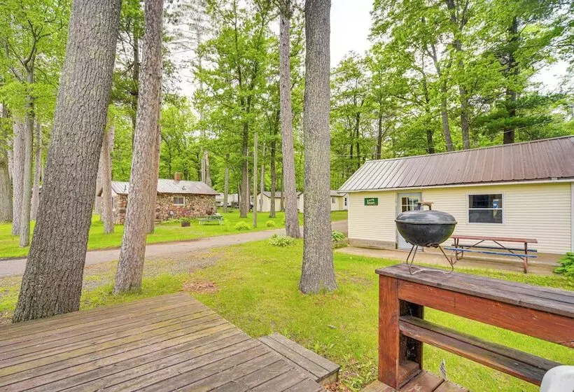 Wisconsin Lakeside Cottage W/ Deck, Views