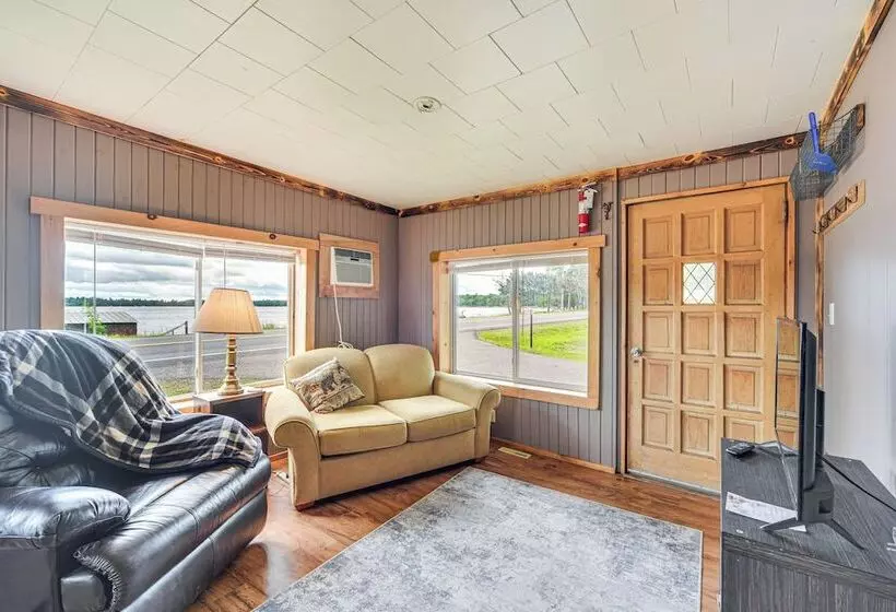 Wisconsin Lakeside Cottage W/ Deck, Views