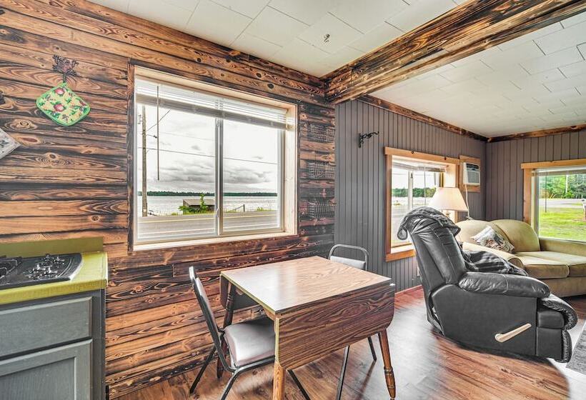 Wisconsin Lakeside Cottage W/ Deck, Views