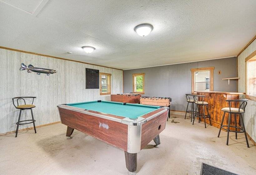 Wisconsin Lakeside Cottage W/ Deck, Views