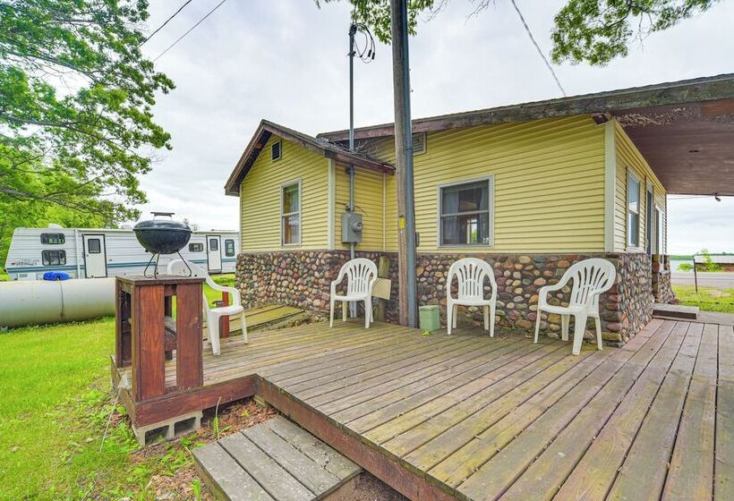 Wisconsin Lakeside Cottage W/ Deck, Views