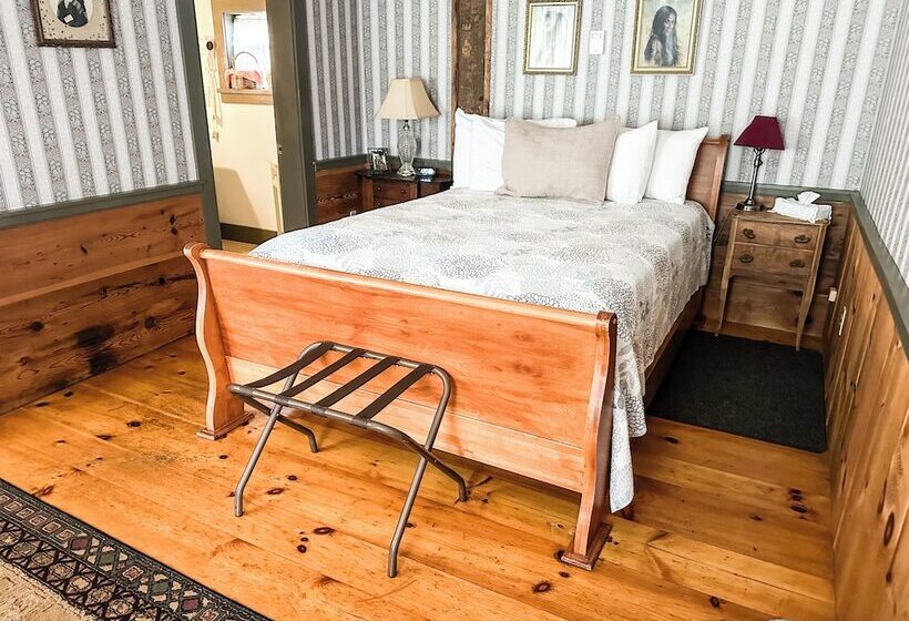 مبيت وإفطار The Black Walnut Inn