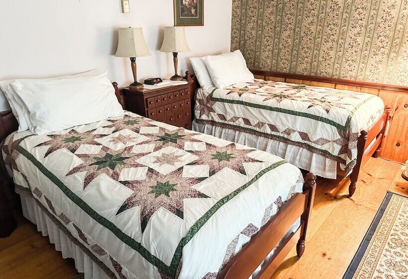 مبيت وإفطار The Black Walnut Inn