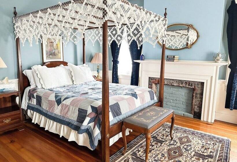 مبيت وإفطار The Black Walnut Inn